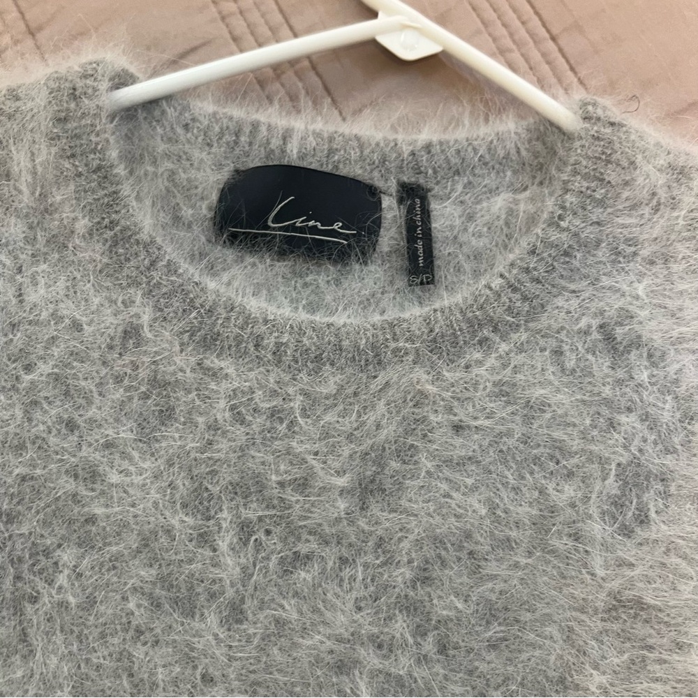 Line Knitwear Fuzzy Gray Blouse - Picture 6 of 6